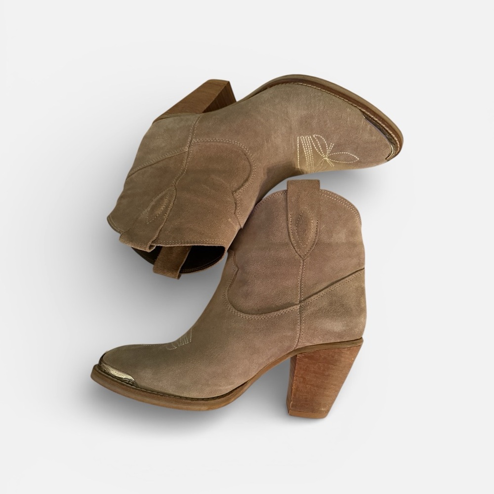 Brown Suede Embroidered Boots - Picture 2 of 6